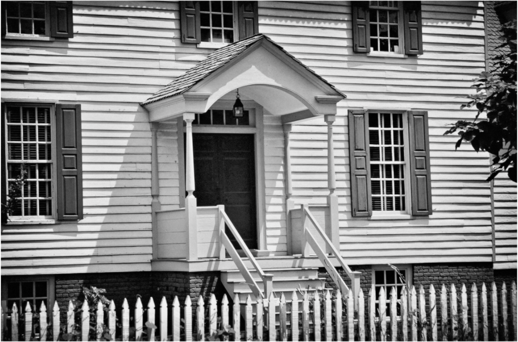 Williamsburg - Colonial Home Doorway